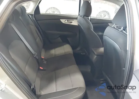 2023 Kia Forte Lxs z USA, uszkodzony, nr VIN 3KPF24AD1PE589297